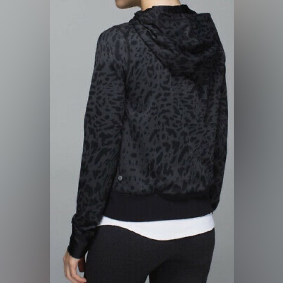 Lululemon Namaskar Hoodie - Picture 4 of 8